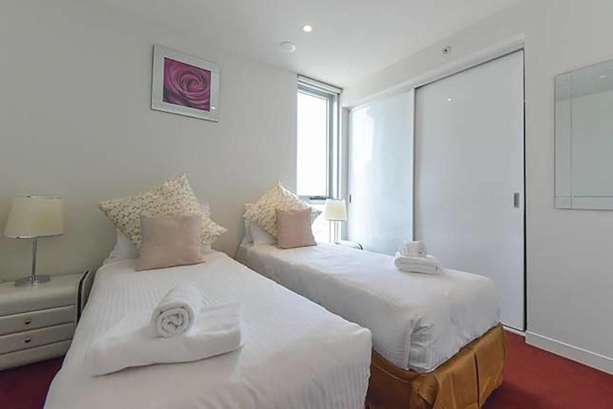 Anchor On Spencer Apartment Melbourne Exterior photo